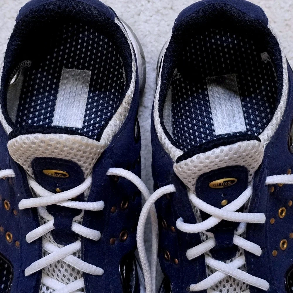 Adidas Traxion Womens Size 5.5 Golf Shoes Navy‎ White Gold Accents Spikes